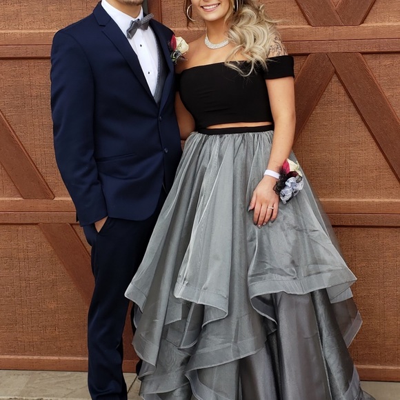 Off the shoulder Prom dress - Picture 2 of 4